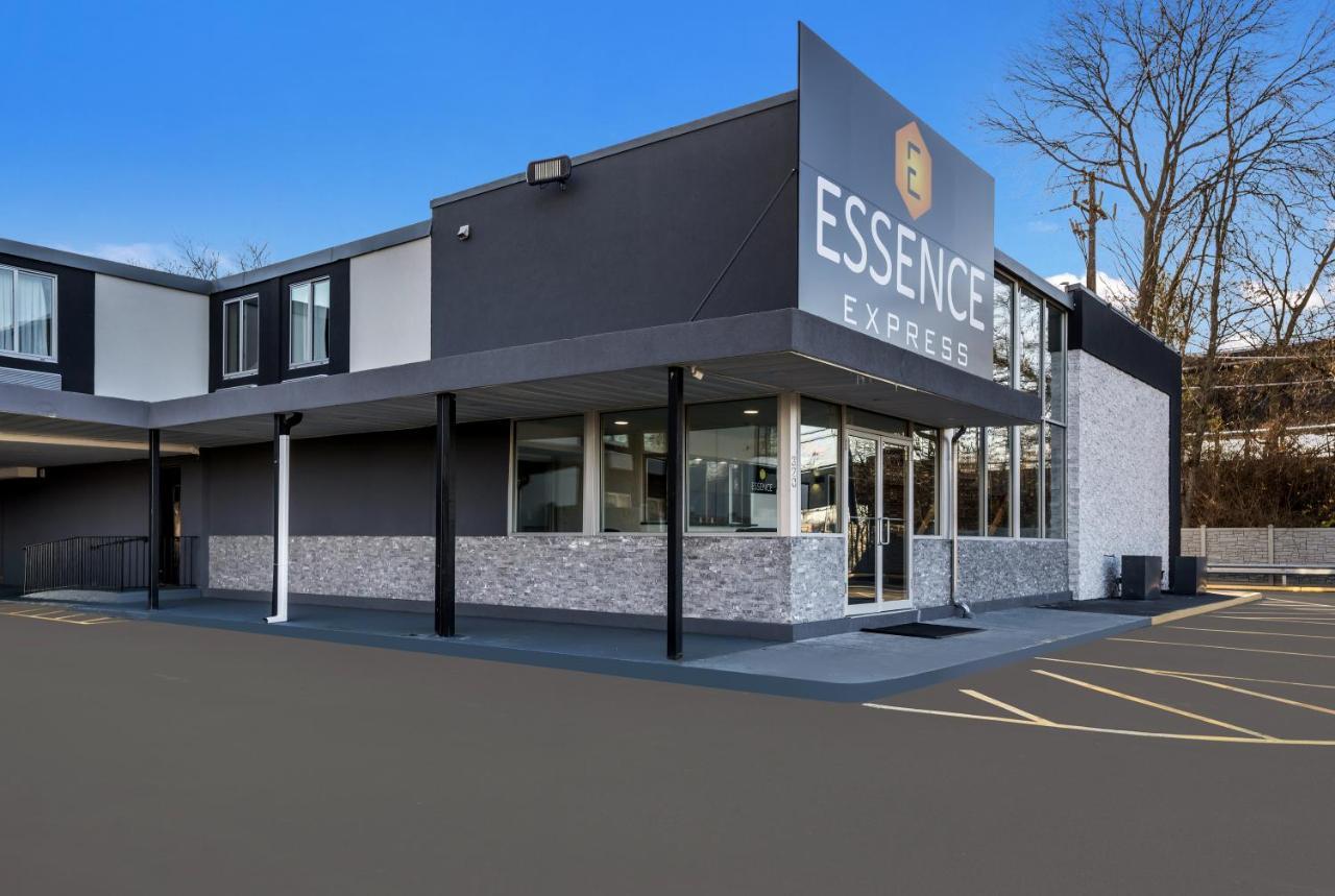 Essence Express Wayne Hotel Exterior photo